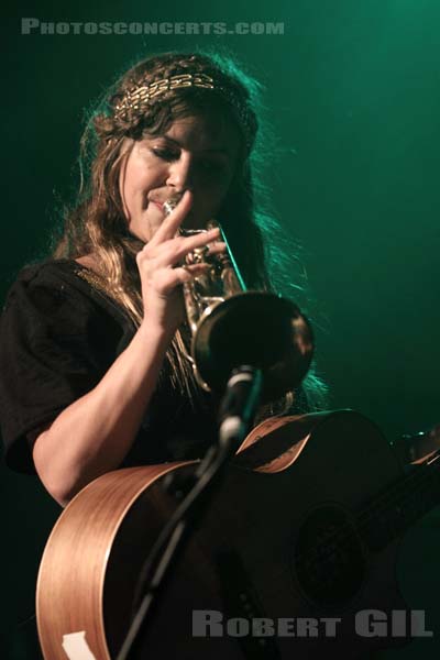 ANGUS AND JULIA STONE - 2011-05-01 - PARIS - Le Trianon - 